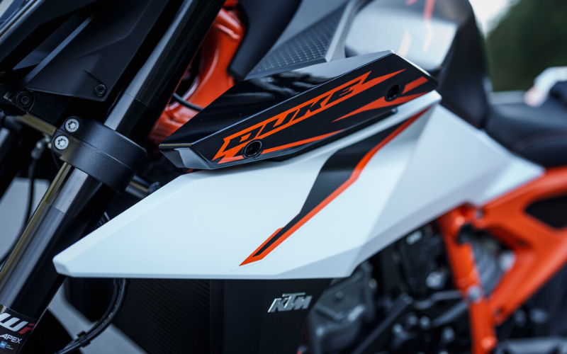 KTM 990 DUKE R 2025